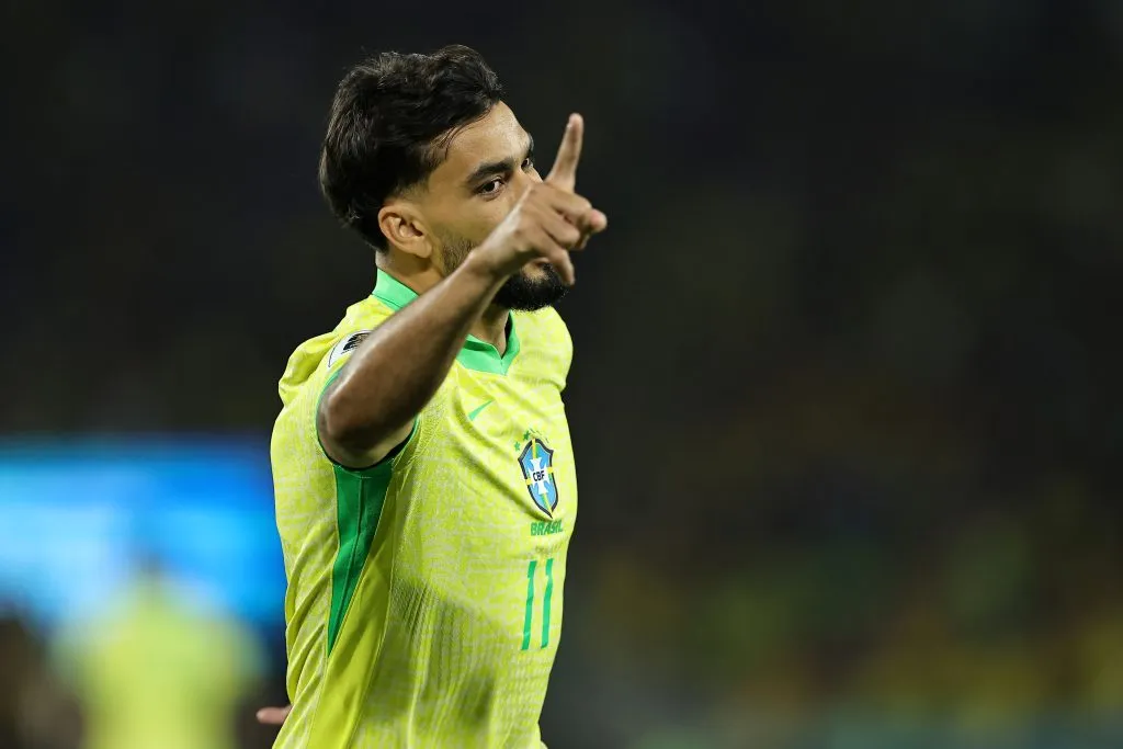 El reconocimiento inmediato de Paquetá a su compañero Luiz Henrique por su pase-gol espectacular. (Heuler Andrey/DiaEsportivo/Photosport).