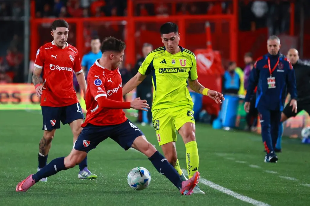 El partido de ida entre la U e Independiente fue suspendido por incidentes. /Photosport