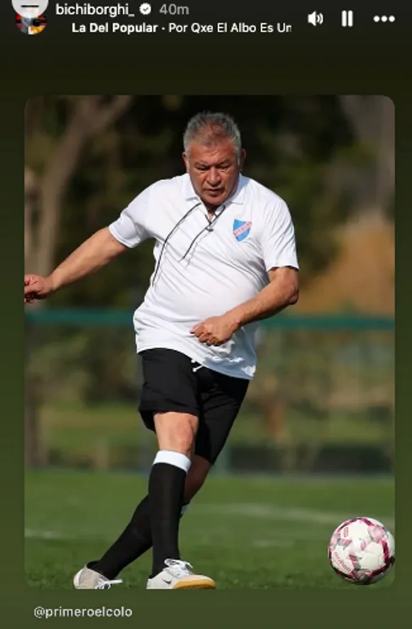 La postal de Borghi en el partido del centenario de Colo Colo