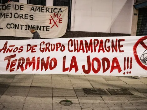 Hinchas protestan en la sede de Independiente contra la directiva y Chile