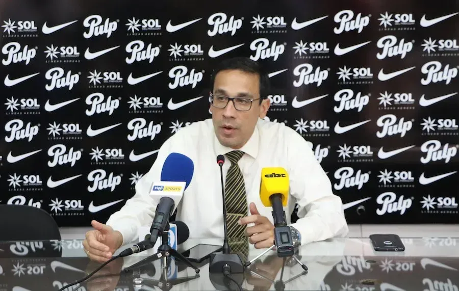 Gerardo Acosta es el abogado paraguayo que defiende a la U. Imagen: Archivo