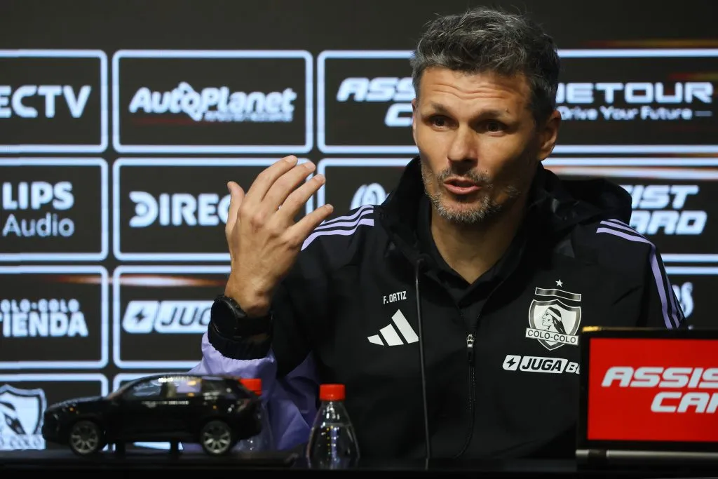 Fernando Ortiz está tratando de impregnar su sello en Colo Colo. | Foto: Photosport.