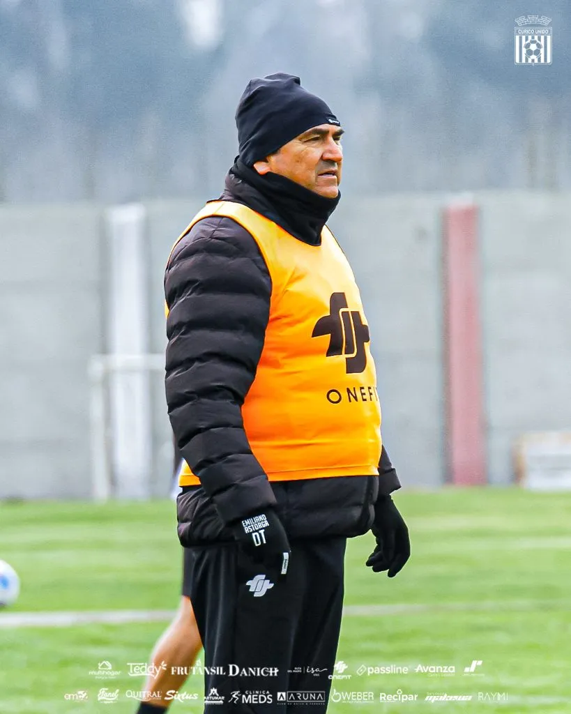 Emiliano Astorga no duró mucho en los Torteros. Imagen: Curicó Unido