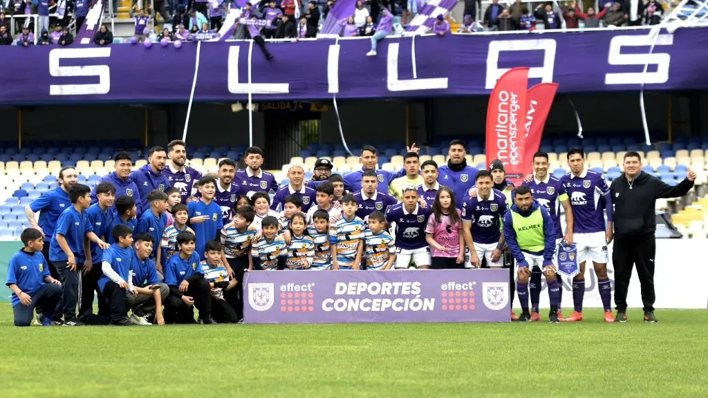 Deportes Concepción humilló a Cobreloa y queda a tiro de cañón en la Primera B. Foto: Deportes Concepción.