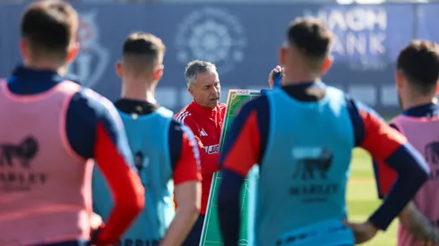 Gustavo Álvarez trabaja movimientos en la formación de la U.