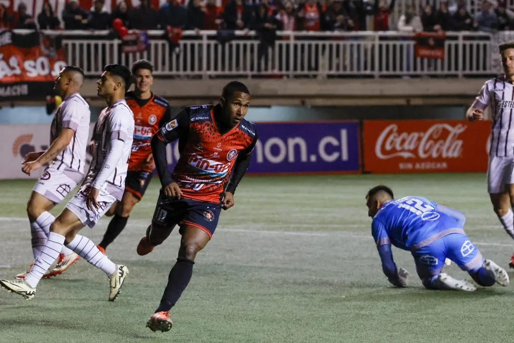 Luis Guerra fue quien abrió el marcador para Limache. Foto: Andres Pina/Photosport