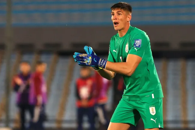 Sergio Rochet adelantó el choque de Chile y Uruguay en el cierre de las eliminatorias. Foto: Photosport.