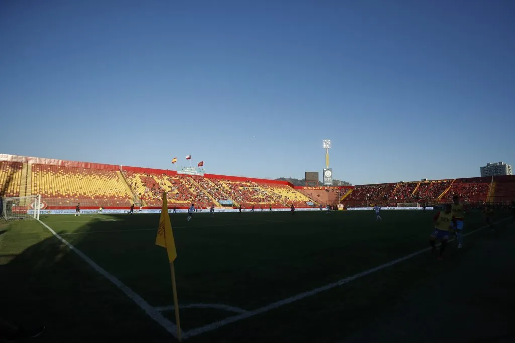 El Estadio Santa Laura trabaja contra el tiempo para recibir la Supercopa entre Colo Colo y la U. Foto: Photosport.