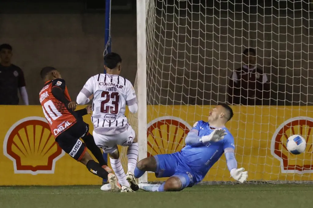 El gol del venezolano Luis Guerra ante La Serena. (Sebastián Cisternas/Photosport).