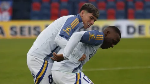 Carlos Palacios y un ejercicio contra este veterano seleccionado de Perú.