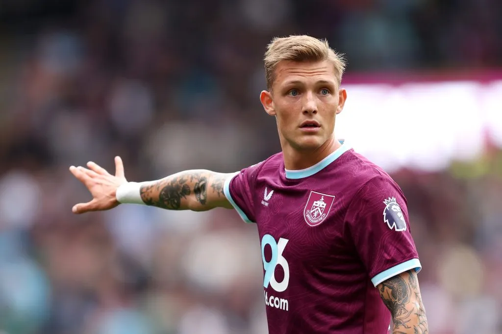 Oliver Sonne juega en el Burnley y varios en Perú quieren que sea titular en la selección. (Matt McNulty/Getty Images).