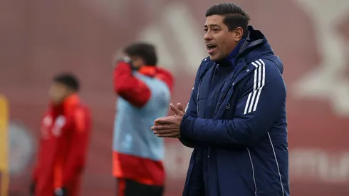 Nicolás Córdova prepara el partido ante Uruguay.