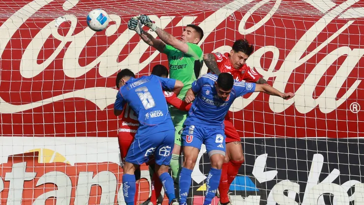 Gabriel Castellón fue baja en el último Superclásico.