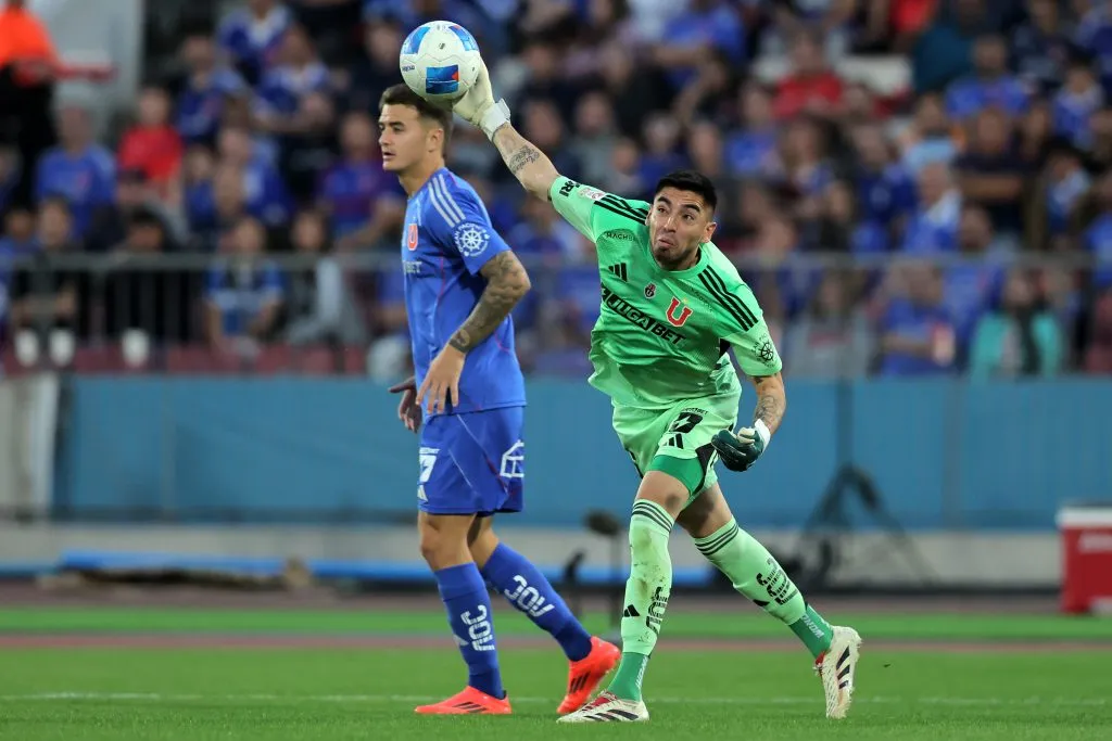 Gabriel Castellón supera el desgarro y está listo para regresar en U de Chile. Foto: Javier Torres/Photosport