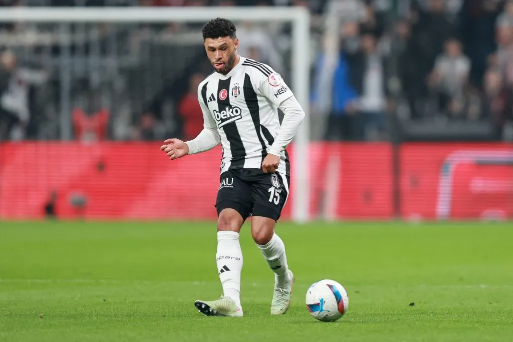 Alex Oxlade Chamberlain jugó recientemente en el Besiktas de Turquía/Getty Images)