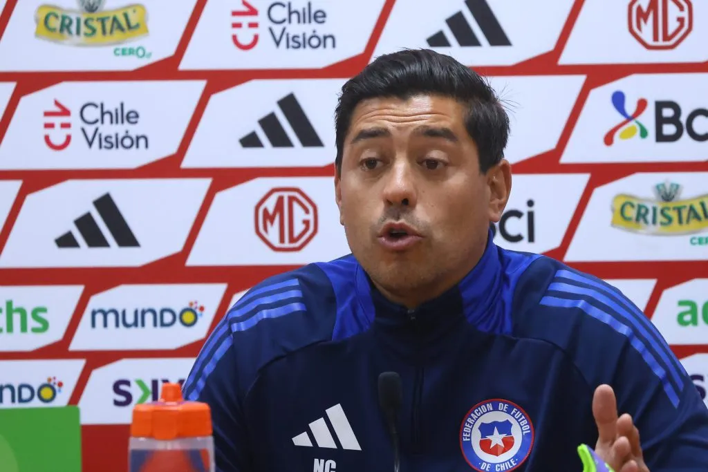 Córdova le tiene mucha fe a Maxi Gutiérrez. (Jonnathan Oyarzun/Photosport).