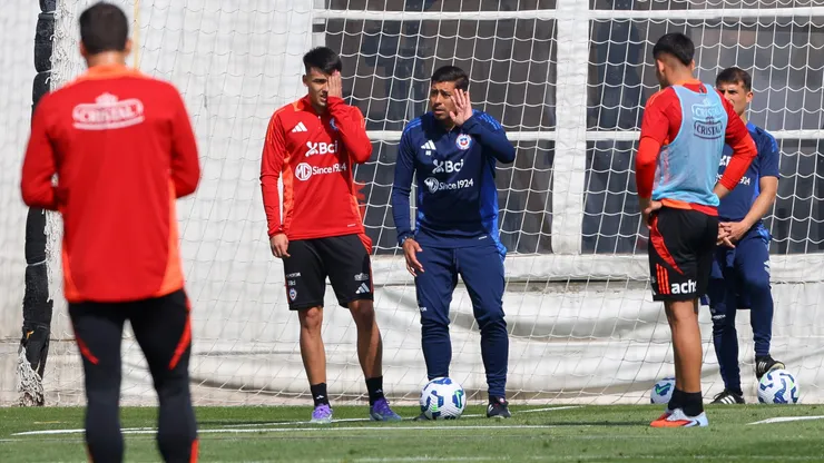 Nicolás Córdova paró la formación titular de Chile ante Uruguay.