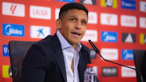 Alexis Sánchez fue presentado en Sevilla.