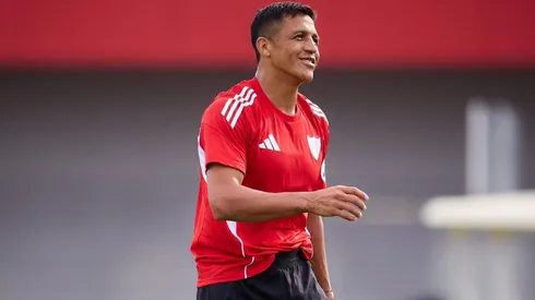 Alexis se juega todo en cada entrenamiento en Sevilla.