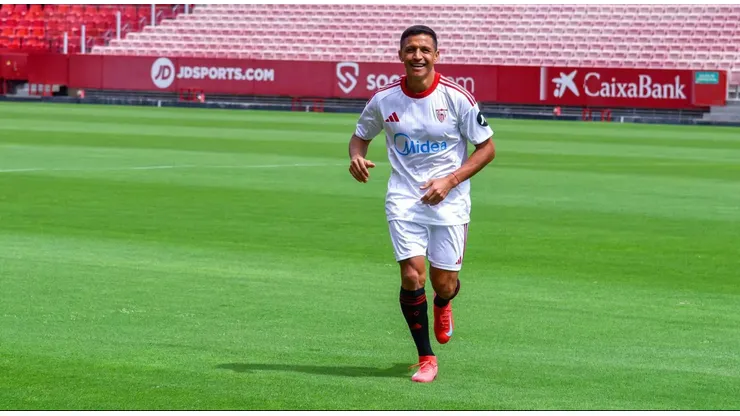 Alexis Sánchez fue presentado en Sevilla.
