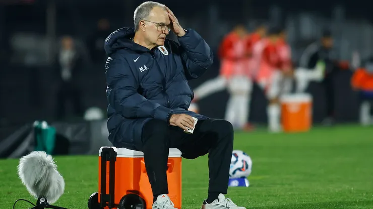 Marcelo Bielsa dirigiendo a Uruguay.