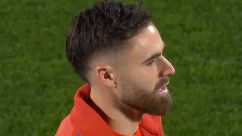 Ben Brereton fue enfocado en pleno canto del himno nacional.