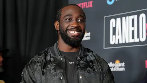 Terence Crawford retará a "Canelo" en el evento de boxeo más esperado del año.