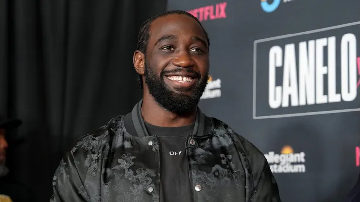Terence Crawford retará a "Canelo" en el evento de boxeo más esperado del año.
