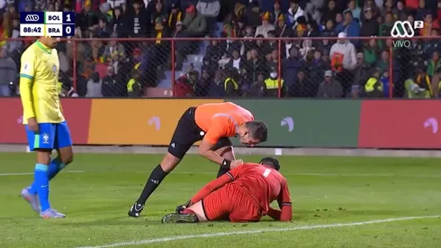 Cristián Garay encaró a Carlos Lampe en Bolivia.