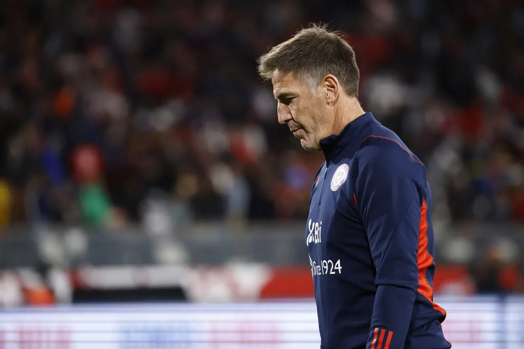 Eduardo Berizzo renunció tras empatar sin goles ante Paraguay en el 2023. Imagen: Photosport