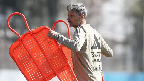 Fernando Ortiz sigue armando su formación en Colo Colo.