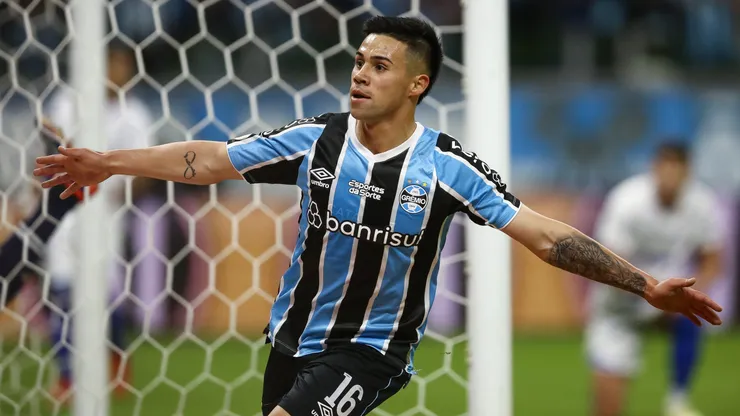 Alexander Aravena dejaría el equipo brasileño.