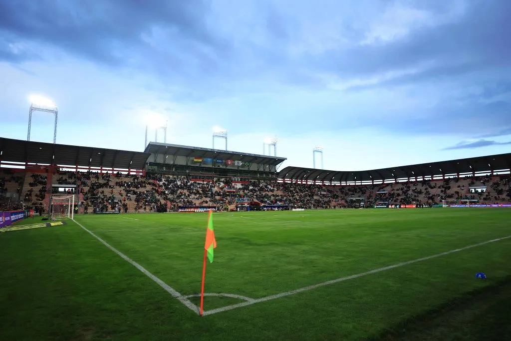 El polémico estadio Municipal de El Alto.  (Photo by Buda Mendes/Getty Images)