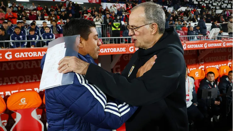 Nicolás Córdova y Marcelo Bielsa tuvieron una charla sobre la selección chilena.