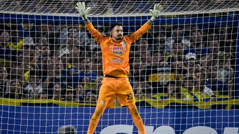Guillermo Viscarra jugando por Alianza Lima.