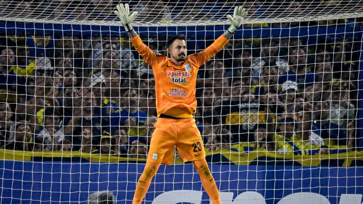 Guillermo Viscarra jugando por Alianza Lima.