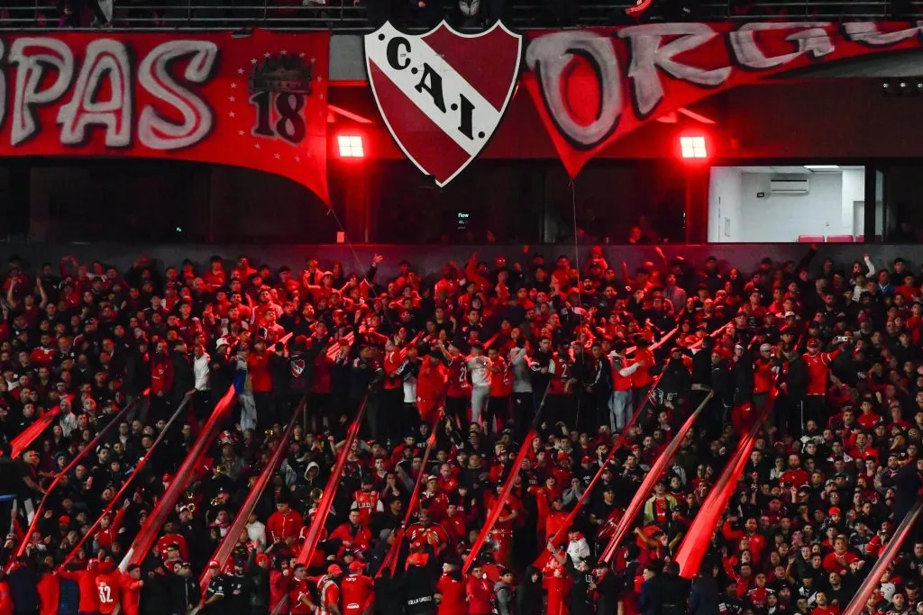 Bochini defendió a los hinchas de Independiente. Imagen: Photosport