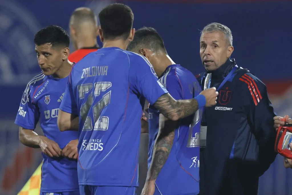 Gustavo Álvarez y el plantel de Universidad de Chile siempre quisieron jugar este domingo ante Colo Colo. | Foto: Photosport.