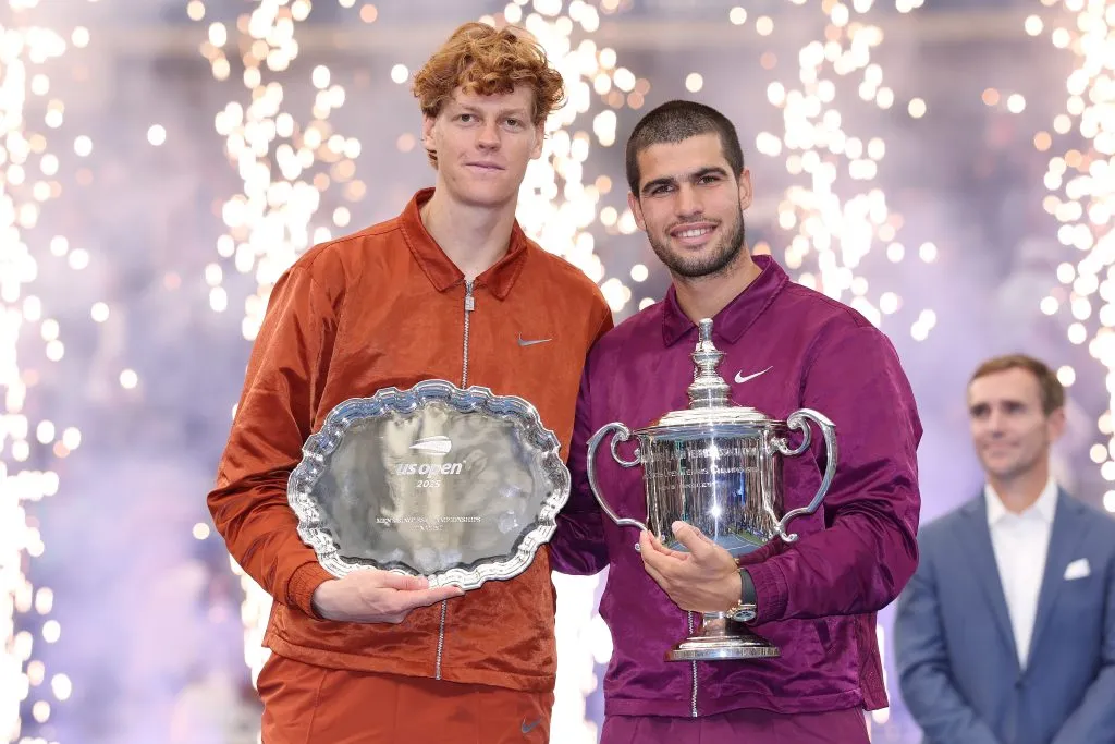 Jannik Sinner y Carlos Alcaraz jugaron recientemente la final del US Open, que terminó con la victoria del español/Getty Images)