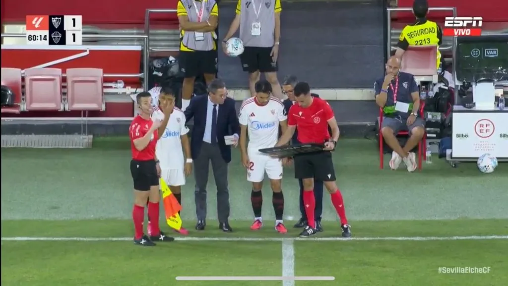 Alexis ingresó en el minuto 61 al igual que Gabriel Suazo.