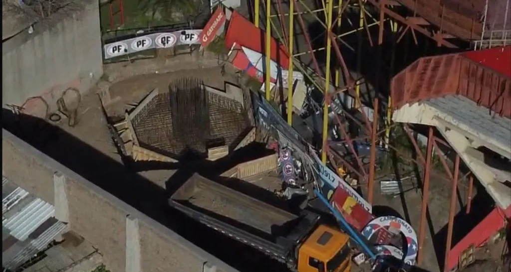 Pese a que aislaron la zona, se mantienen las obras y hasta camiones.