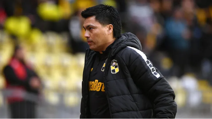 Esteban González está muy feliz con esta victoria postrera de los aurinegros.