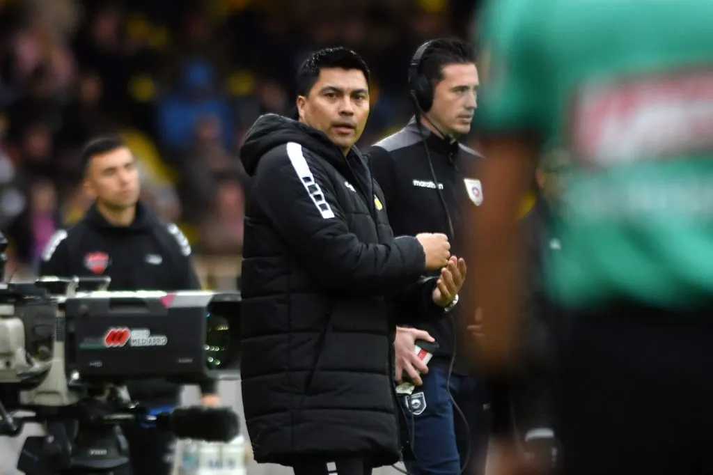 Esteban González, el director técnico del sólido líder de la Liga de Primera. (Alejandro Pizarro/Photosport).
