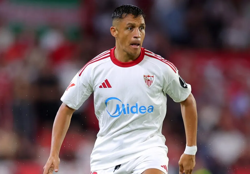 Alexis Sánchez tuvo su estreno con la camiseta de Sevilla en La Liga. (Photo by Fran Santiago/Getty Images)