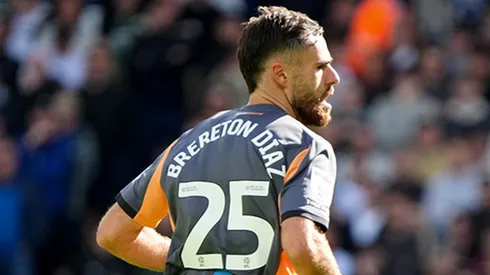 Ben Brereton fue titular en el Derby.