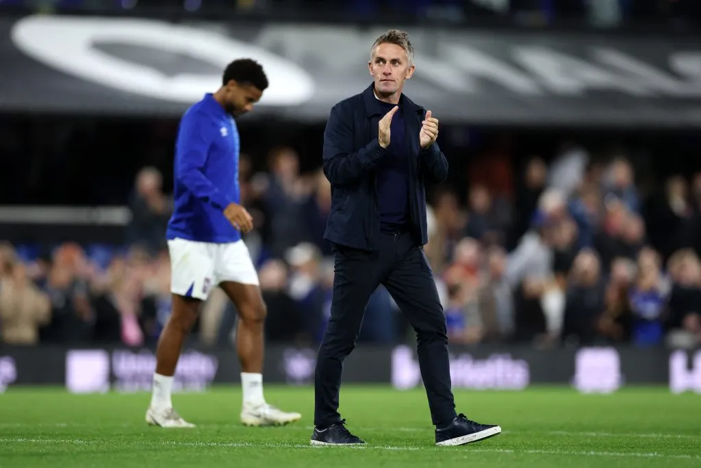 Kieran McKenna celebró la goleada de su equipo ante Sheffield United. (Justin Setterfield/Getty Images).