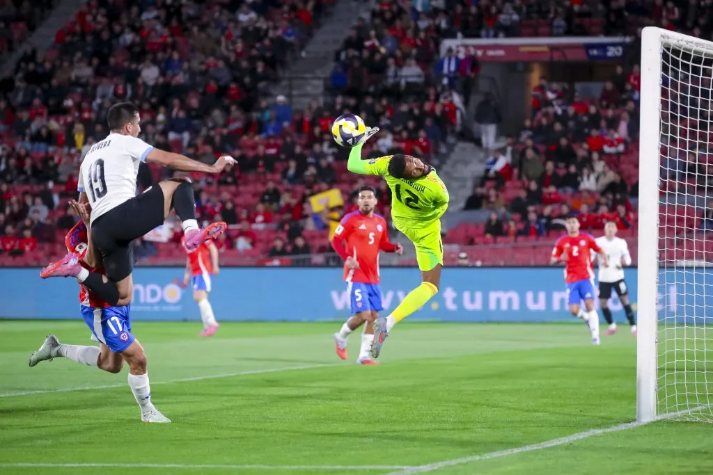 Lawrence Vigouroux en acción ante Uruguay. (Pepe Alvujar/Photosport).
