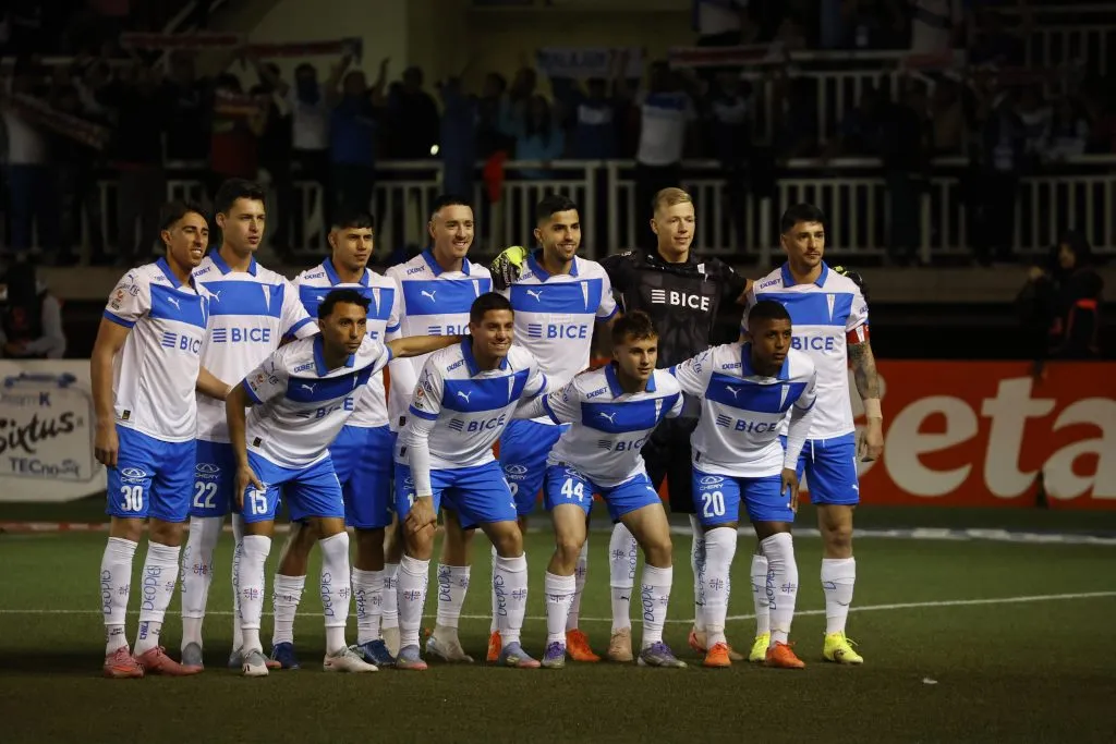 Diego Valencia, Alfred Canales, Ignacio Pérez, Tomás Asta-Buruaga, Daniel González, Vicente Bernedo y Fernando Zampedri; Cristián Cuevas, Clemente Montes, José Salas y Jhojan Valencia. (Raul Zamora/Photosport).