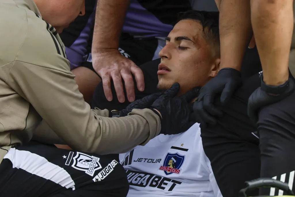 Villagra sufrió un duro golpe en su cabeza y tuvo que salir antes del final del primer tiempo.