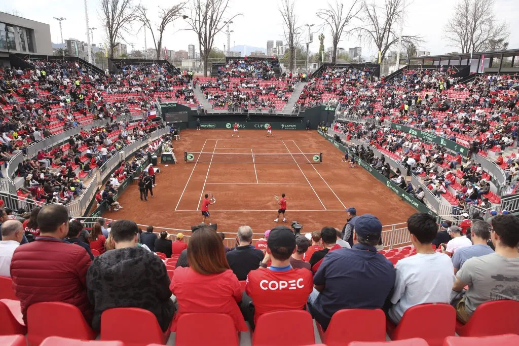 Chile venció a Luxemburgo y avanza en la Copa Davis